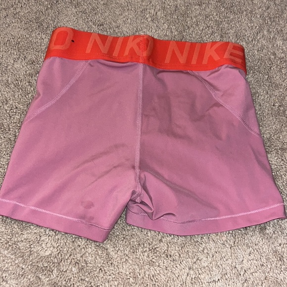 nike pros - Picture 2 of 3